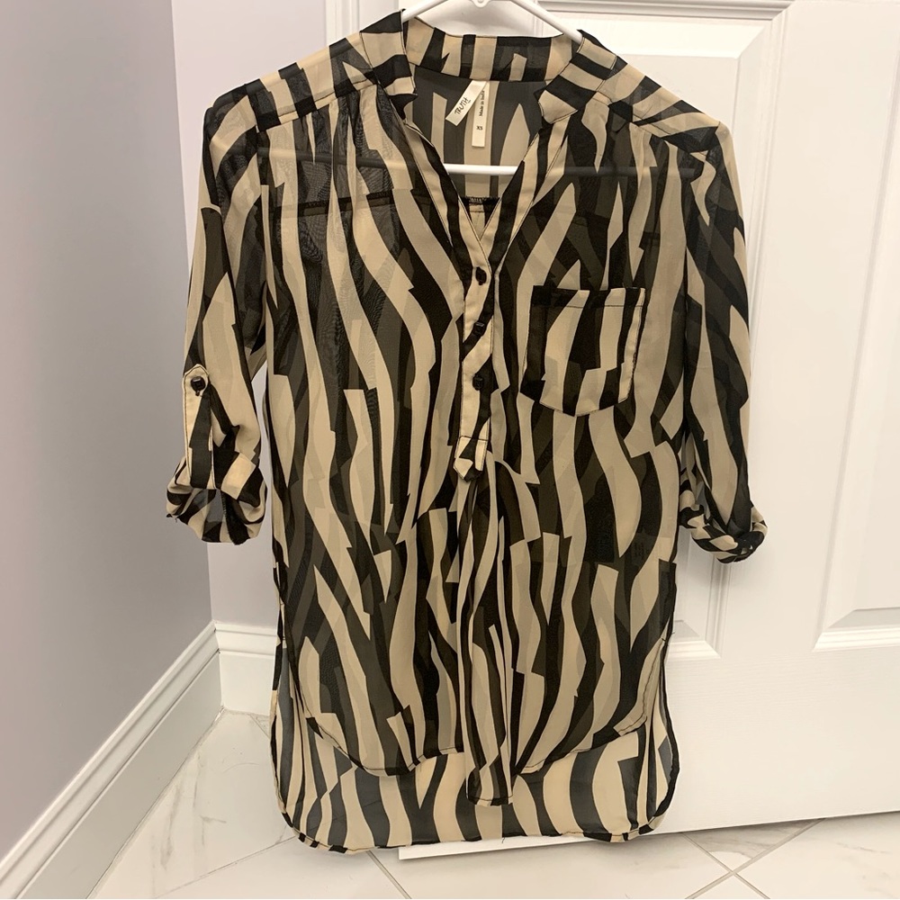 Black and Tan Geometric Stripe 3/4 Sleeve Sheer Top